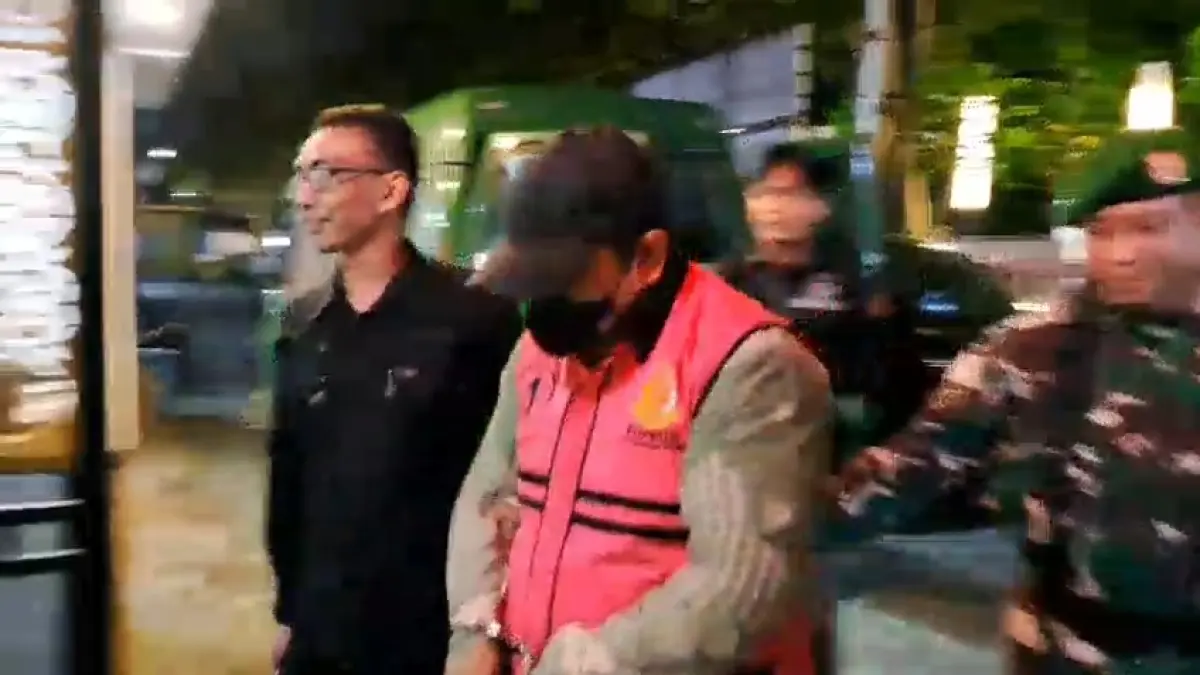 Kejaksaan Negeri (Kejari) Jombang resmi menetapkan Muhammad Insan Nur Chakim, 35, mantri bank asal Desa Losari, Kecamatan Ploso, sebagai tersangka, Selasa (7/4) malam