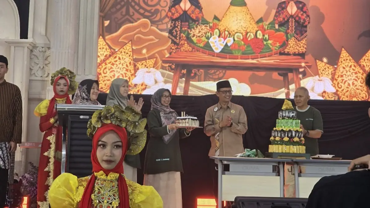 MAN 1 Jombang menggelar gebyar pentas seni dalam rangka memperingati Hari Ulang Tahun (HUT) ke-35, Kamis (16/4).