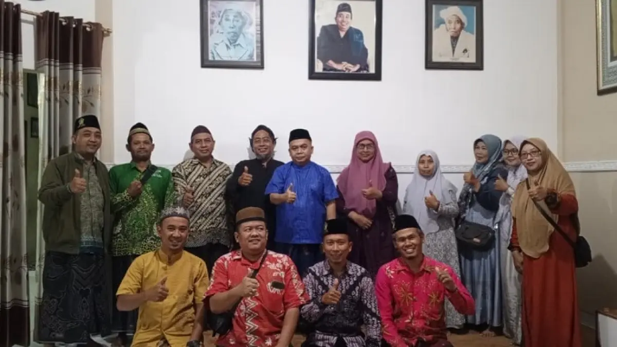 TELADAN: Wakil Ketua DPRD Jombang, HM Syarif Hidayatullah ST MMT (Gus Sentot), saat menerima perwakilan KKMI se-Kecamatan Diwek, Senin (30/3). 
