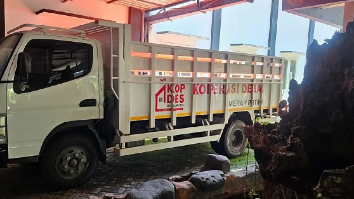 AMAN: Kondisi Truk KDKMP Desa Tunggorono disimpan di Balai Desa Tunggorono, Kecamatan Jombang, (13/4).