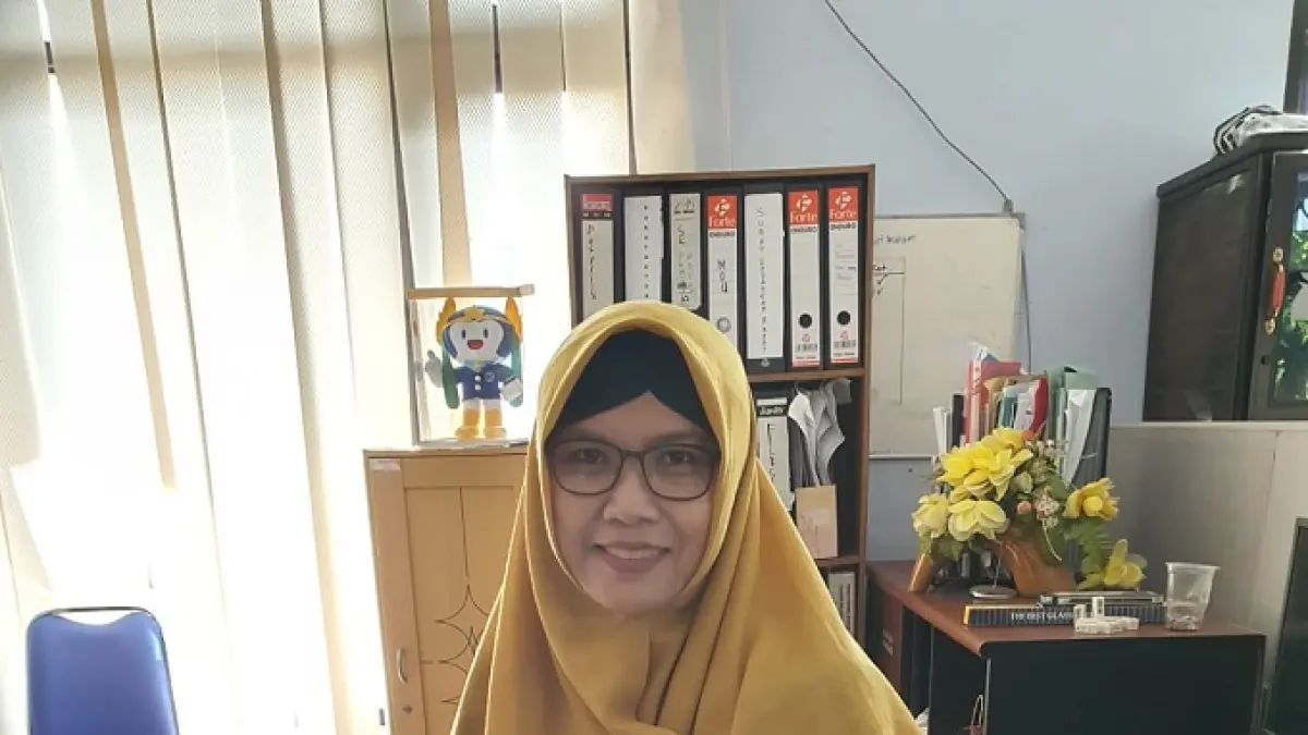 Ika Fariana Afan SPd MPd, Kepala SMK Negeri Kabuh
