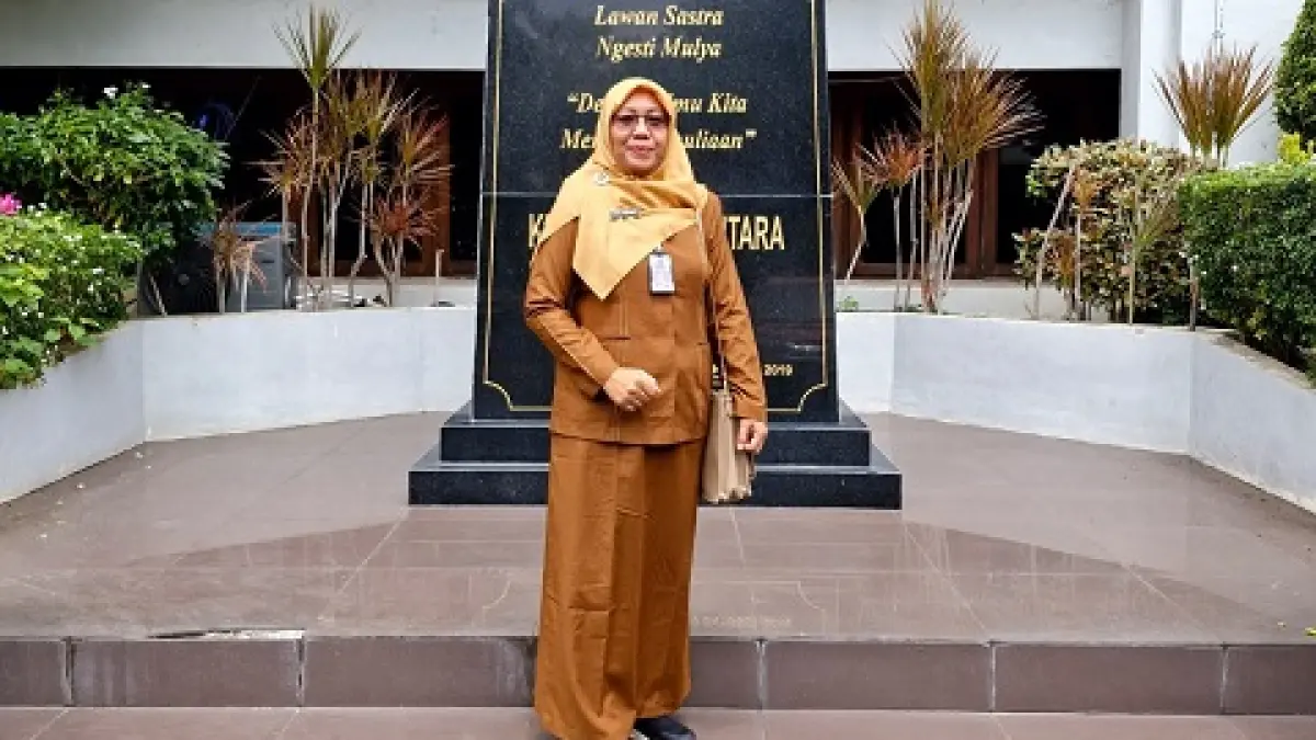 Itha Pujiarti, S.S., M.Pd, Kepala SMKN Gudo