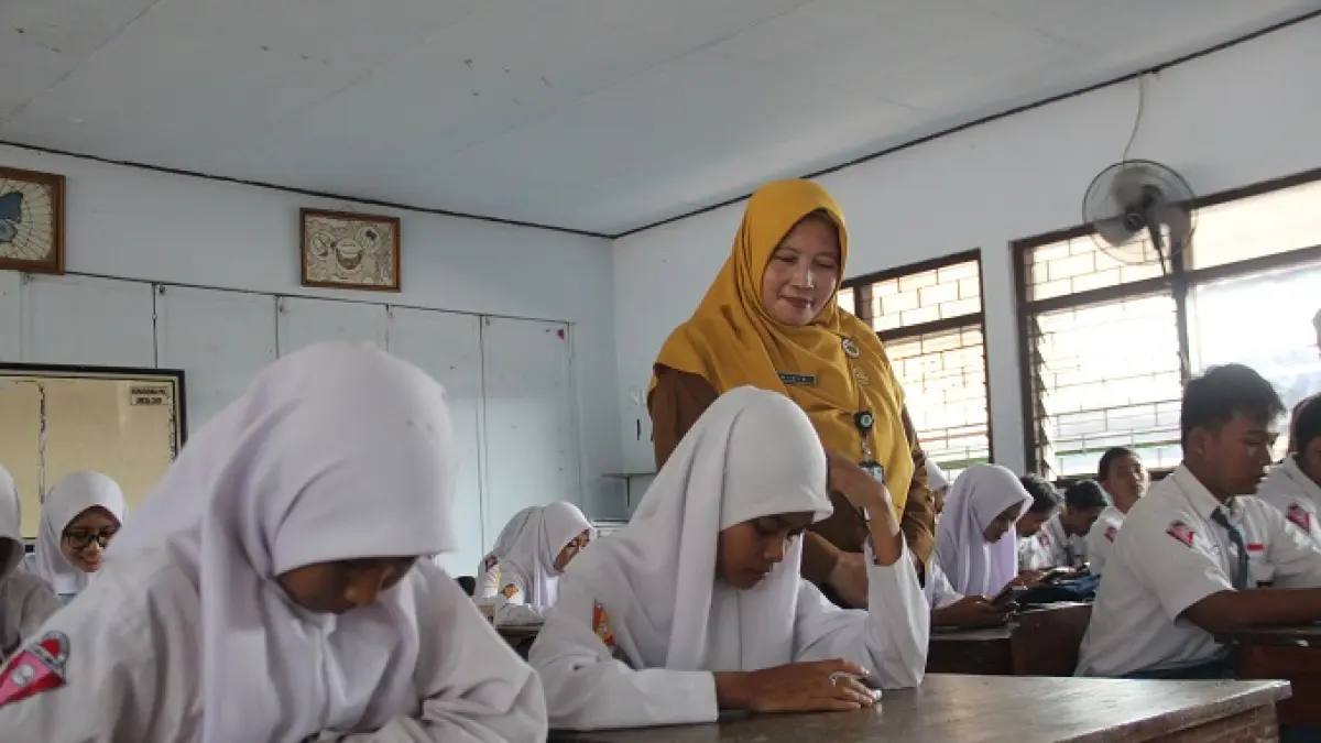 Witin Kepala SMAN Kesamben
