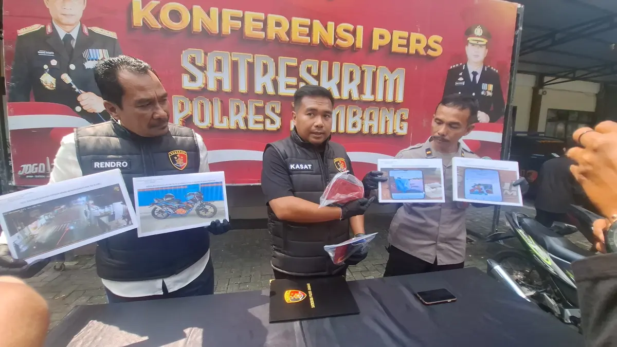 Kasatreskrim Polres Jombang saat memberikan keterangan kepada awak media (21/4) siang