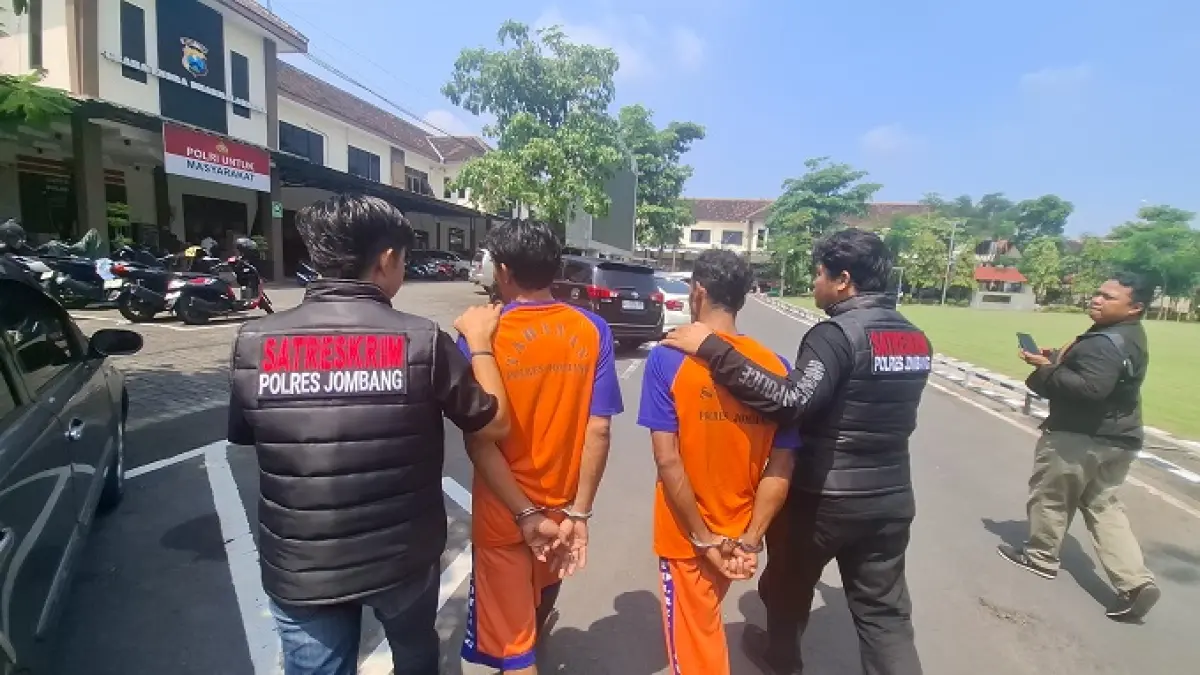 Satreskrim Polres Jombang berhasil mengungkap kasus penemuan jasad pria di aliran Saluran Induk Mrican Kanan, Dusun Paras, Desa Turipinggir, Kecamatan Megaluh, Minggu (12/4). 
