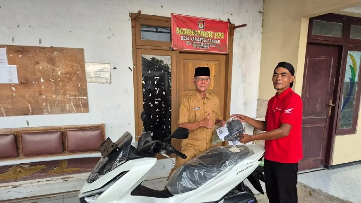 Kecamatan Bandarkedungmulyo menjadi wilayah pertama yang mendatangkan motor untuk mendukung pelayanan di desa