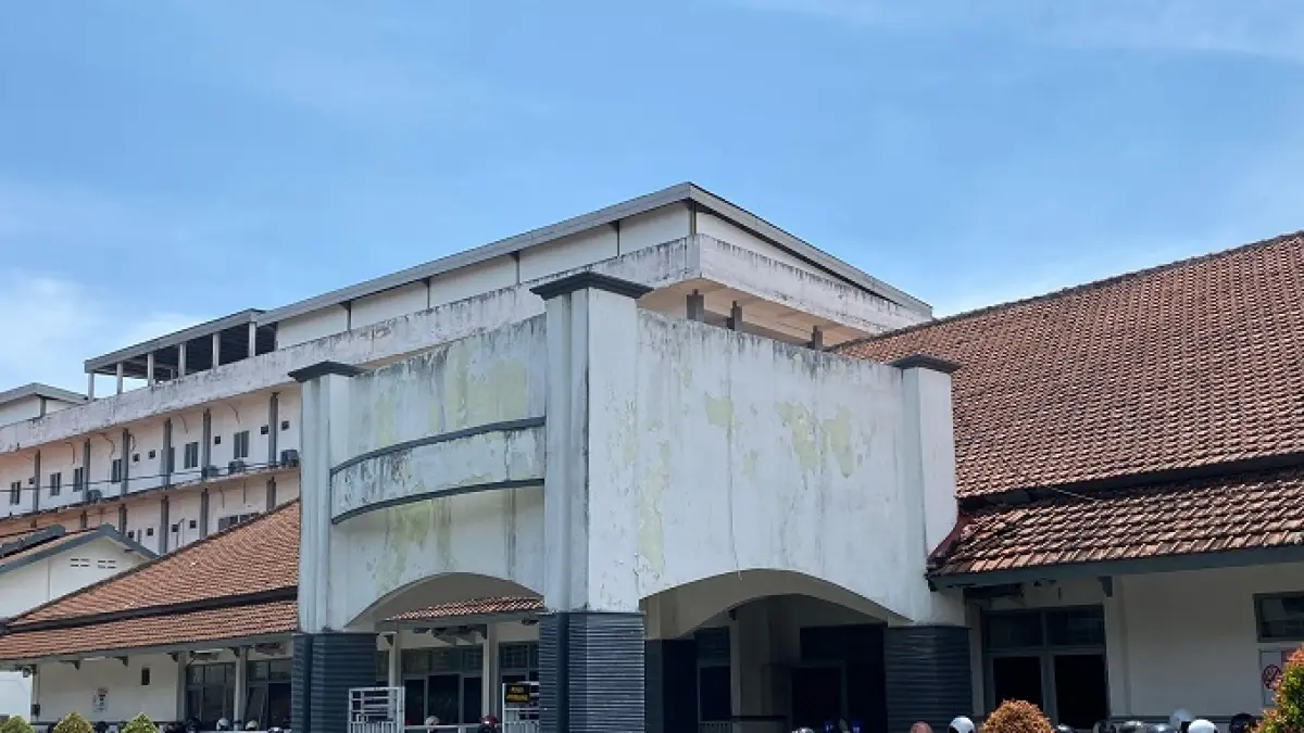 PROYEK JUMBO: Eks gedung Dinkes ini bakal dibongkar untuk pembangunan gedung RSUD 10 lantai. 