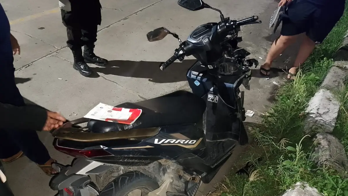 Kondisi motor korban yang rusak berat akibat kecelakaan