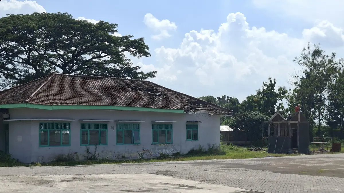 BELUM FUNGSI: Sarana dan prasarana Terminal Barang di Kecamatan Perak yang masih belum komplet.