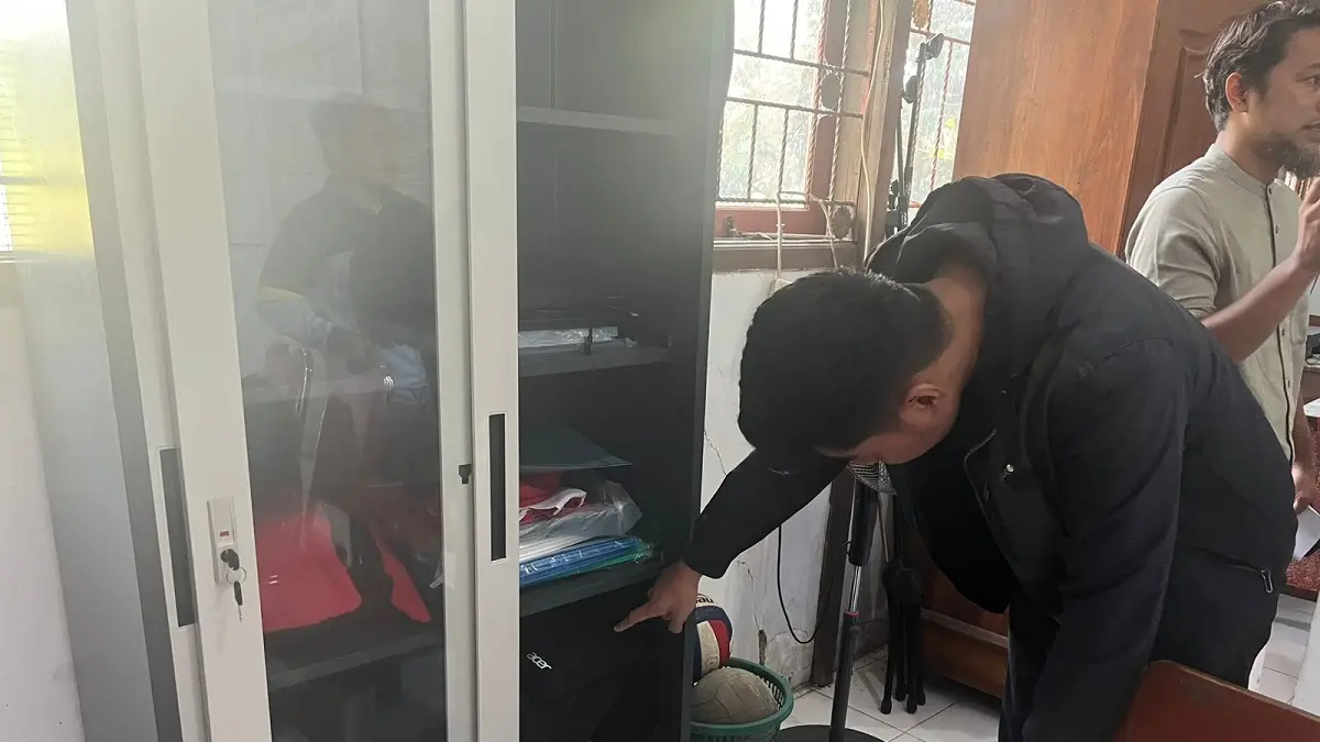 Kejadian pencurian di lingkungan sekolah kembali terjadi di Jombang. Rabu (29/4) pagi.