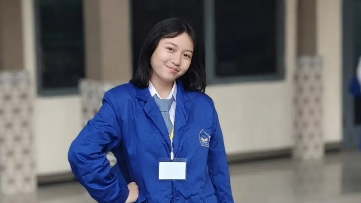 Keren Mika Senduk, Kelas X SMA Pancasila Mojowarno