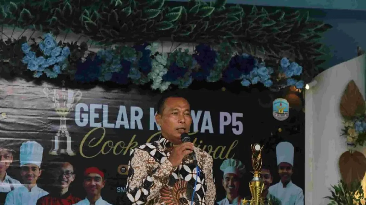 Sudijono kepala SMAN Bandarkedungmulyo Jombang