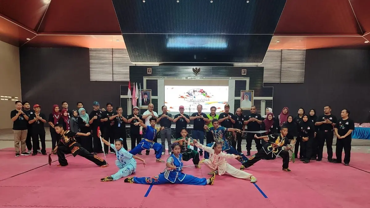 JAGOAN: Para atlet wushu Jombang saat pelepasan oleh Pengurus Wushu Indonesia (WI) Kabupaten Jombang, (1/5).