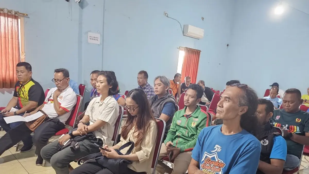 KOMPAK: Rakor KONI bersama cabor di ruang pertemuan KONI Jombang di GOR Merdeka Jombang, (1/5).

&nbsp;