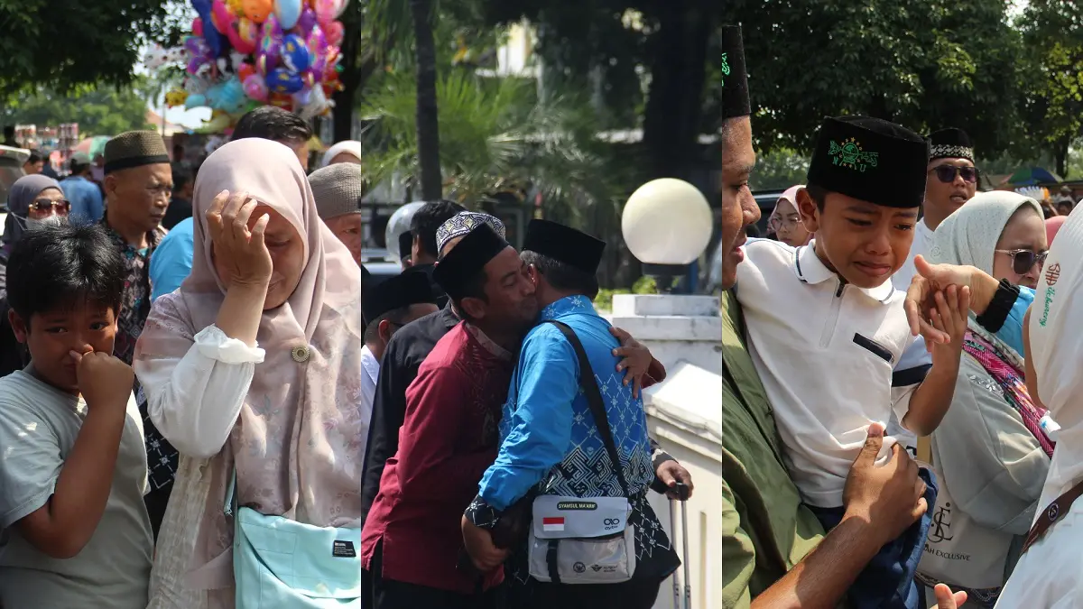 LEPAS KEBERANGKATAN: Sejumlah keluarga CJh tak kuasa menahan tangis saat melepas anggota keluarga berjahi, kemarin (7/5). 
