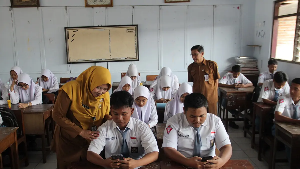 PAMIT: Pelepasan guru dan kepala madrasah yang berangkat haji di Kantor Kemenag Jombang, (17/4).
