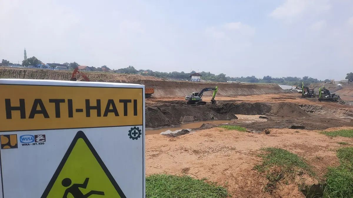 Proyek rehabilitasi Bendung Jatimlerek senilai Rp 268,33 miliar belum bisa masuk ke tahap struktur utama