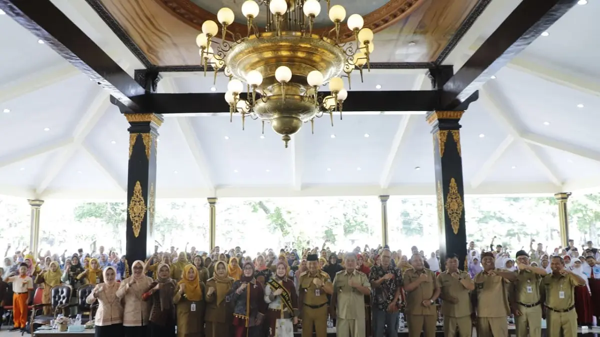 INOVASI: Sekdakab Agus Purnomo membuka Lomba Bertutur SD/MI di Pendopo Kabupaten Jombang, Selasa (12/5)

