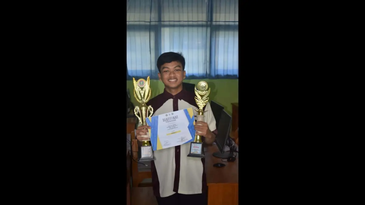 Suryo Adi Prakuso, Kelas XII TjKT 1, SMK Ma’arif Ngoro