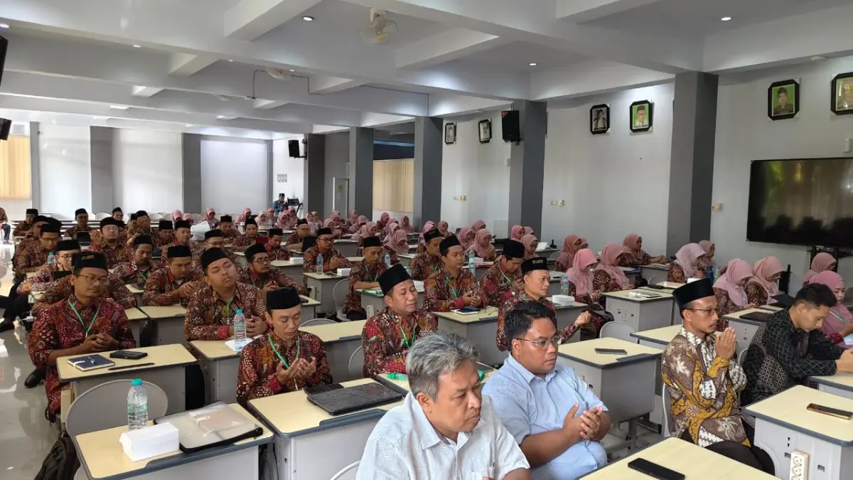 ANTUSIAS: Peserta antusias mengikuti workshop penguatan kompetensi guru berbasis Higher Order Thinking Skills (HOTS), Senin (18/5).