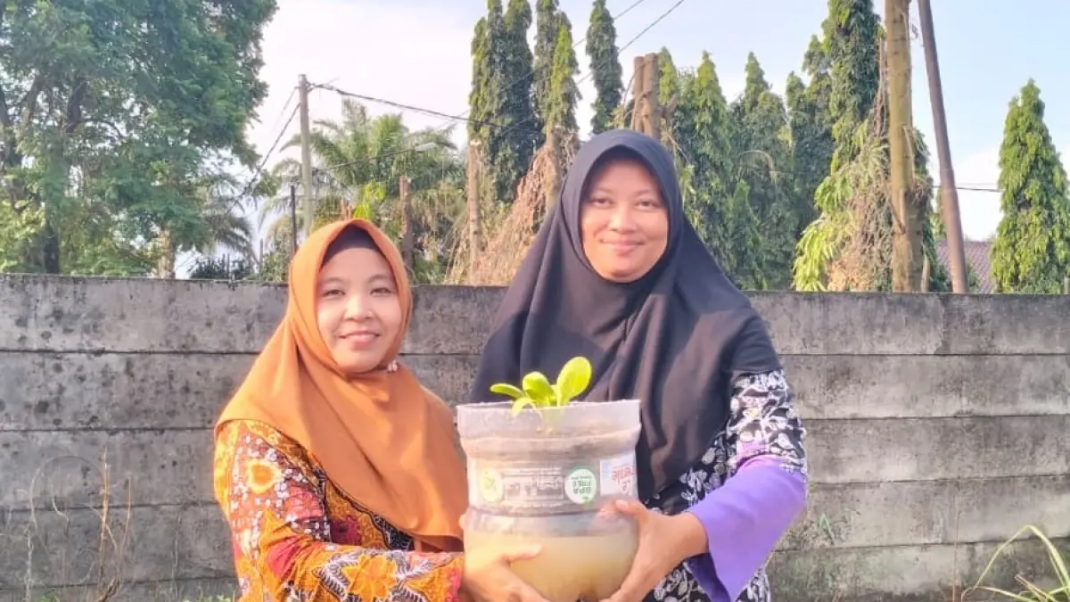 

Oleh: Sulhiyah SPdI dan Ima Rahmawati MPd &nbsp;(Guru MTsN 1 Jombang)