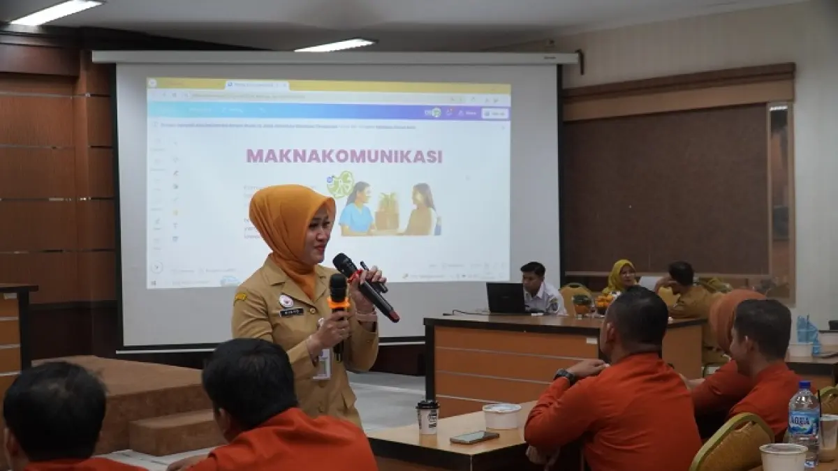 Risqy Oktafriyanti Kasubag Humas RSUD Jombang yang juga narasumber kegiatan