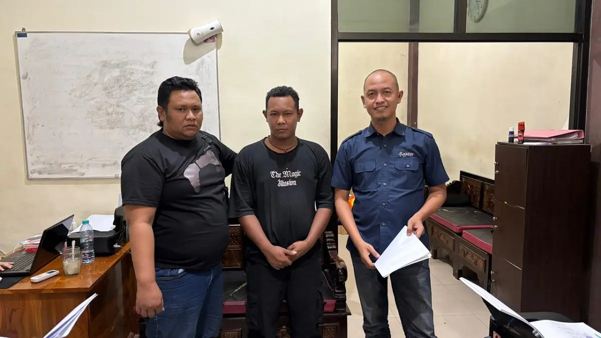 Fren, 30, warga Desa Betro, Kecamatan Kemlagi, Kabupaten Mojokerto dibekuk Unit Reskrim Polsek Ngusikan, Rabu (20/5).
