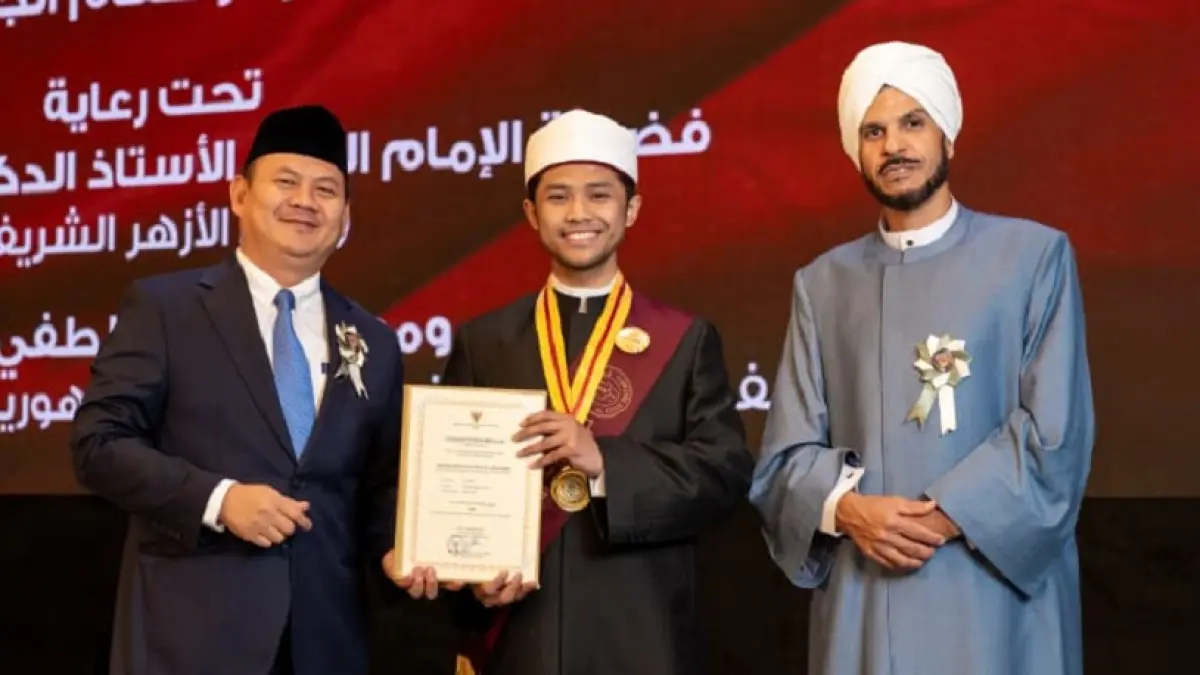 Mohammad Fatihul Muzakki, pemuda asal Dusun Gotan, Desa Jatigedong, Kecamatan Ploso, Kabupaten Jombang (tengah(