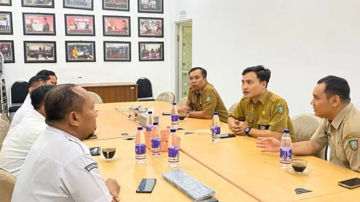 KOORDINASI: DPMD melakukan koordinasi dengan KPU Jombang untuk persiapan Pilkades serentak 2027, (4/5). (FOTO Akun medsos KPU Jombang).