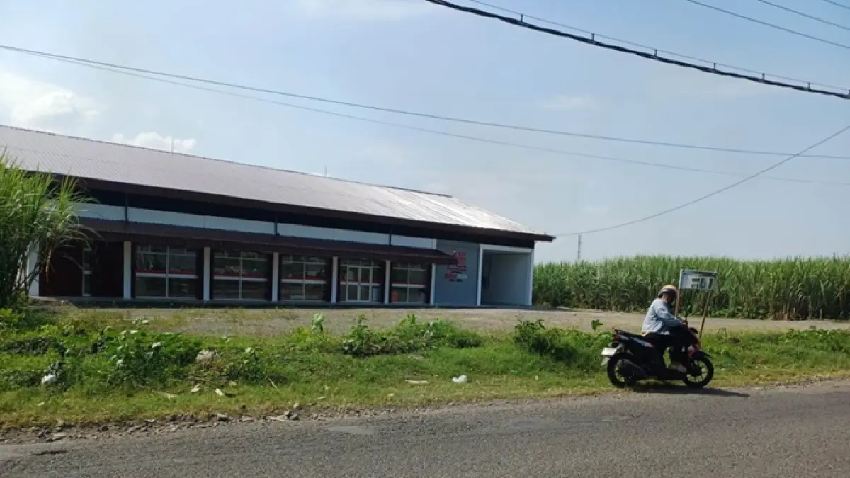SUDAH BUKA: Gerai KDKMP di Desa/Kecamatan Diwek sudah mulai beroperasi dan melayani pembeli.