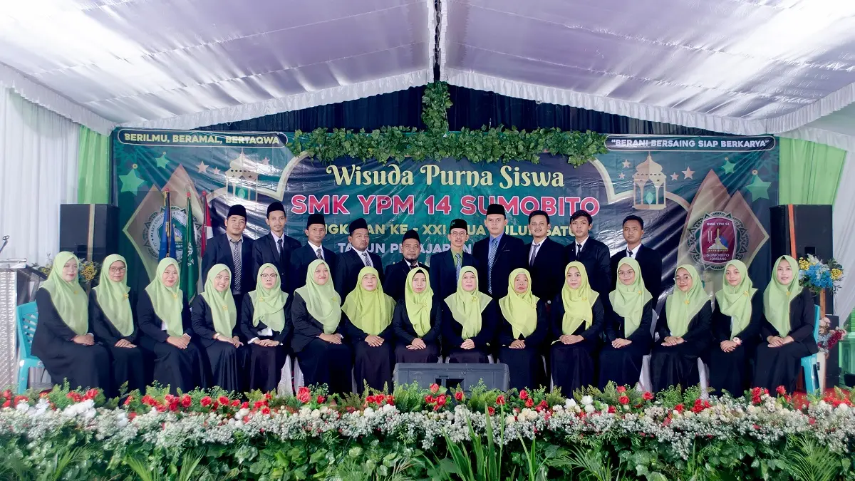KOMPETEN: Jajaran dewan guru SMK YPM 14 Sumobito siap mencetak generasi berprestasi serta berakhlatul karimah.