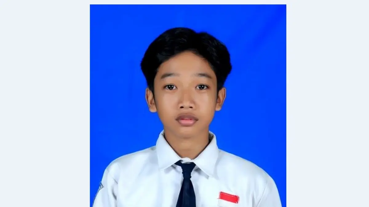 Revano Galang, Kelas IX A SMP Taman Dewasa