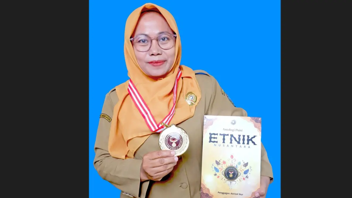 
Indah Dwi Anggraini, Guru SMPN 1 Ploso
