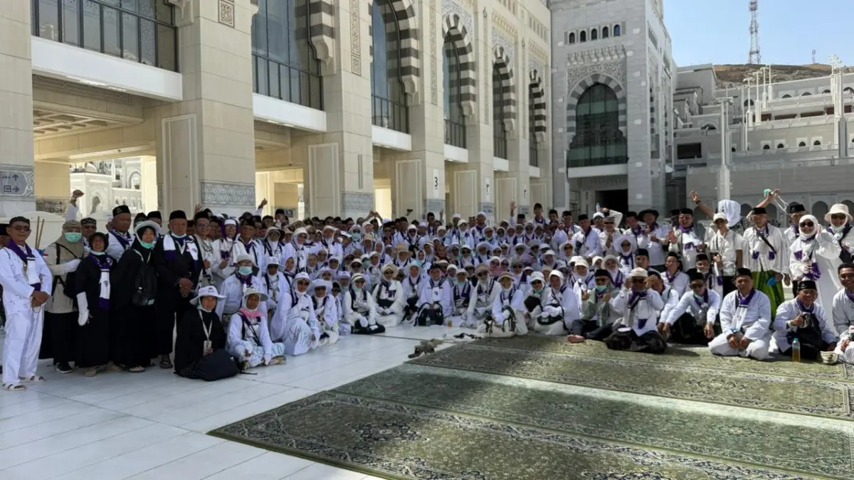 KHUSYUK: Jemaah haji asal Kabupaten Jombang bersiap menjalani tawaf ifadah dan sa