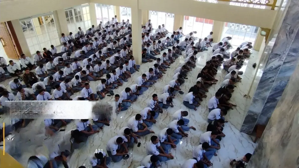 ISTIQAMAH: Siswa SMK Dwija Bhakti 1 Jombang  melaksanakan salat duha setiap pagi
