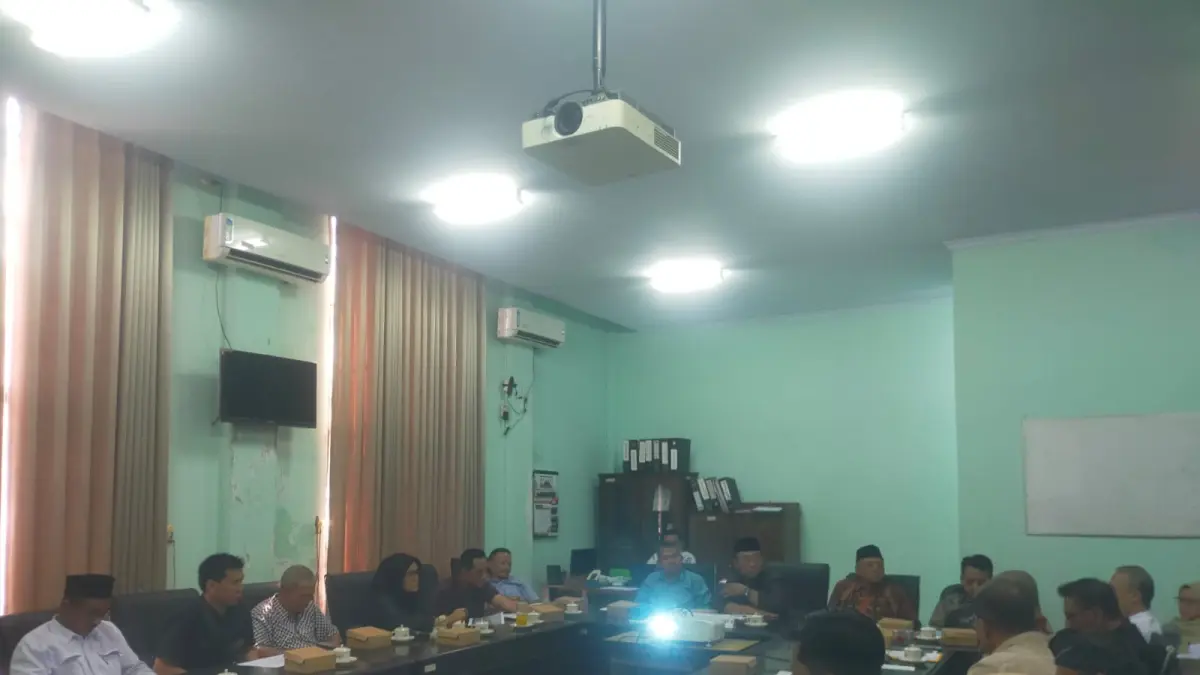 CARI SOLUSI: Forum KDKMP Jombang datangi kantor DPRD Jombang Rabu (10/6)