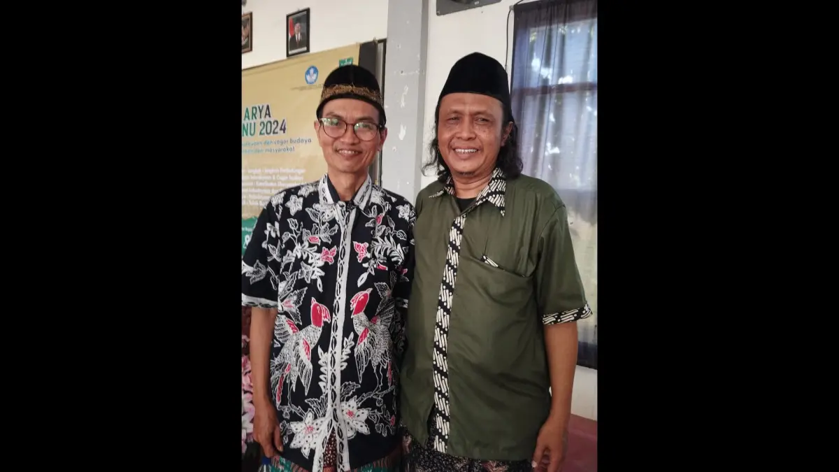 KOMPAK: Riadi Ngasiran (kiri) Ketua Lesbumi PWNU Jatim.