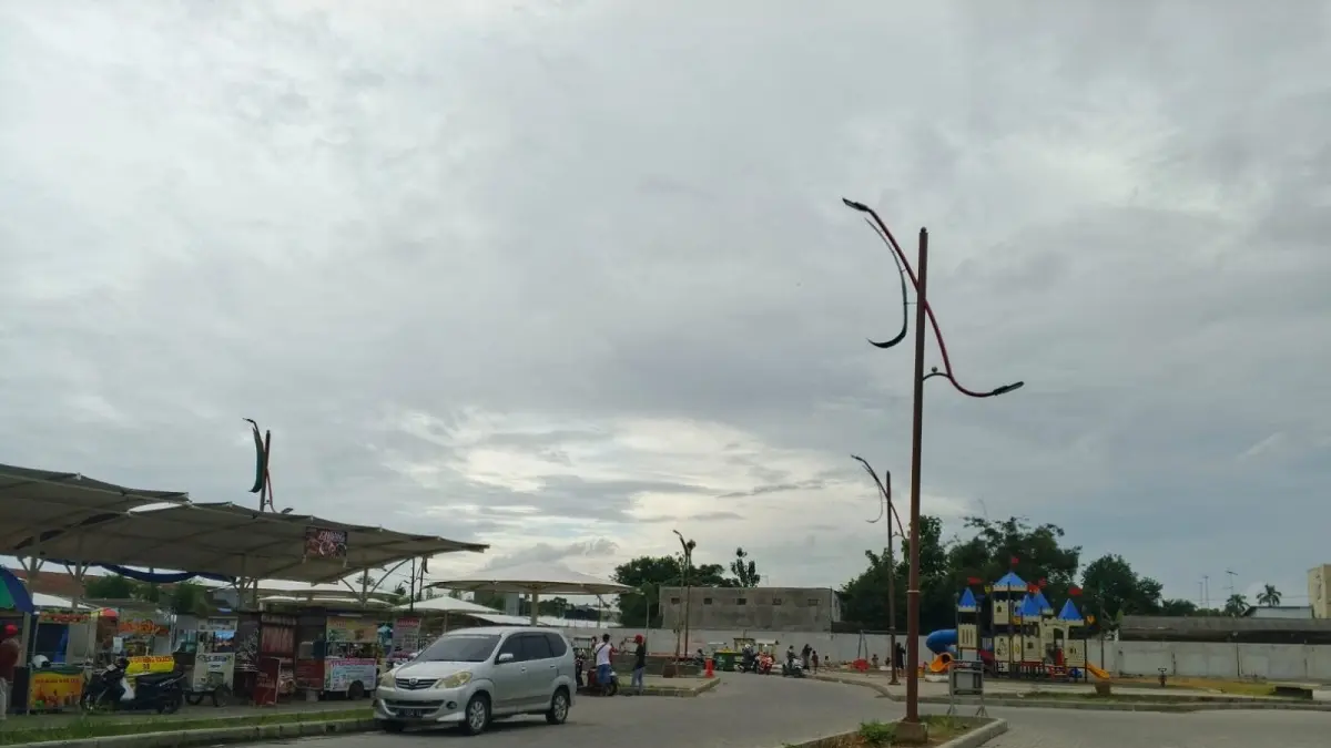 DIAMBIL ALIH: Disdagrin Jombang mengambil alih pengelolaan parkir Sentra PKL
