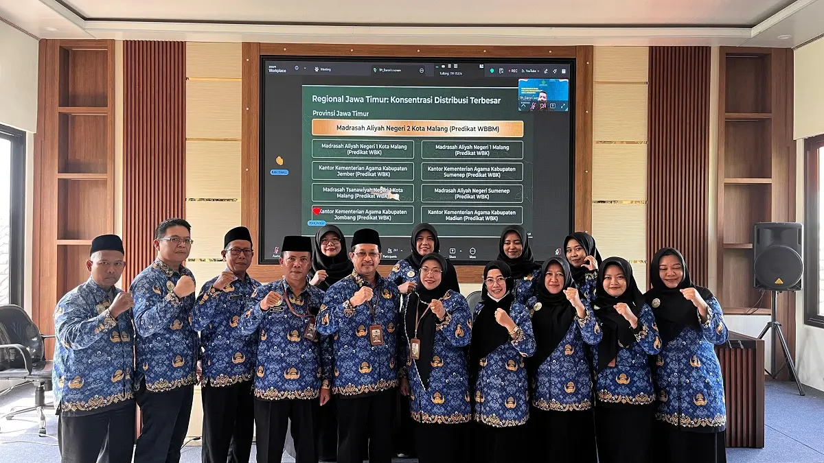 FOTO: Ketua Tim Zona Integritas Kemenag Jombang, Arif Hidayatulloh Bersama jajaran Kemenag Jombang dari Aula Al Muhajirin, rabu (17/6)