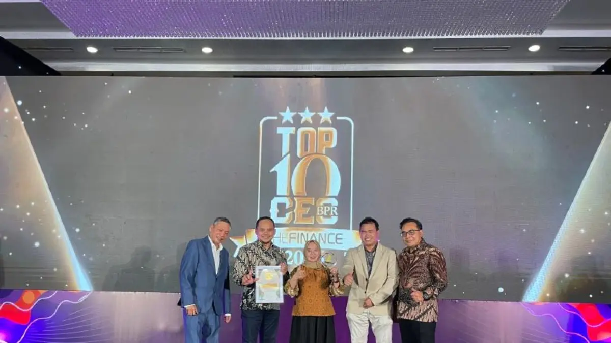 Bank Jombang meraih penghargaan Golden Star Awards Top 100 BPR 2026 yang diberikan The Finance untuk kategori BPR dengan aset di atas Rp100 miliar dengan pertumbuhan pesat dan kinerja yang konsisten.