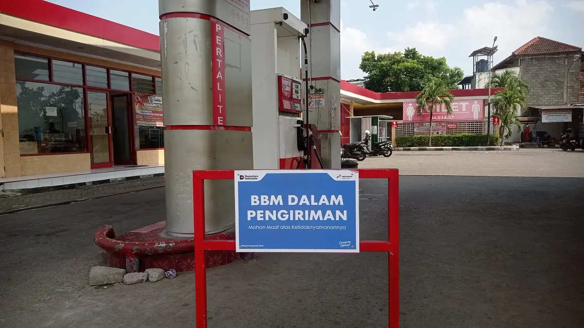 TAK LAYANI PEMBELI: BBM subsidi Bio Solar di SPBU Jalan Raya Perak kosong