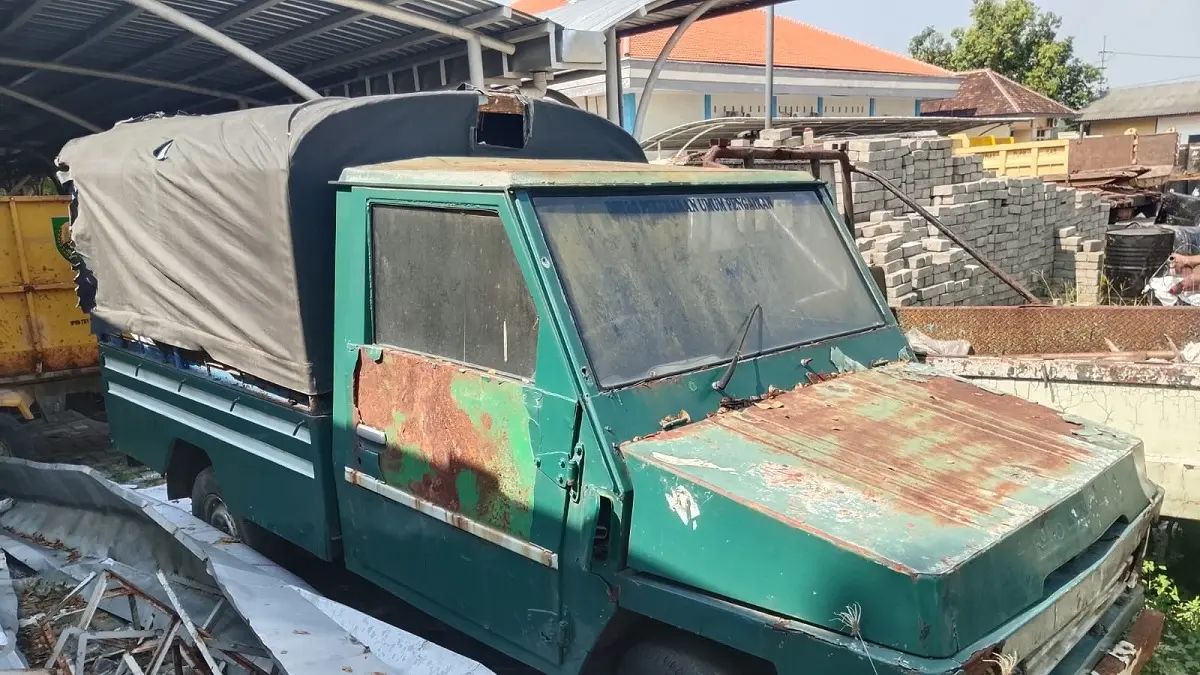 DILELANG: Kendaraan operasional Dinas PUPR Jombang yang bakal dilelang ulang.