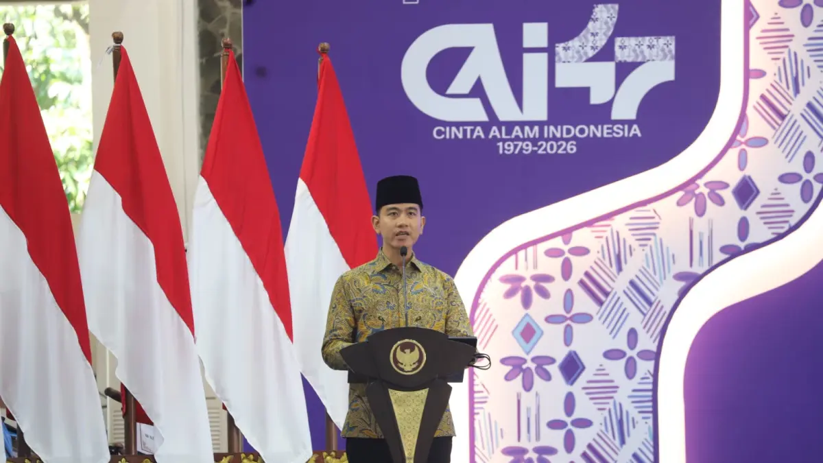 
APRESIASI: Wakil Presiden RI Gibran Rakabuming Raka saat memberikan sambutan di Bumi Perkemahan Kosambiwojo, Dusun Komboh, Desa Sambirejo, Kecamatan Wonosalam, Kabupaten Jombang, Senin (29/6).
