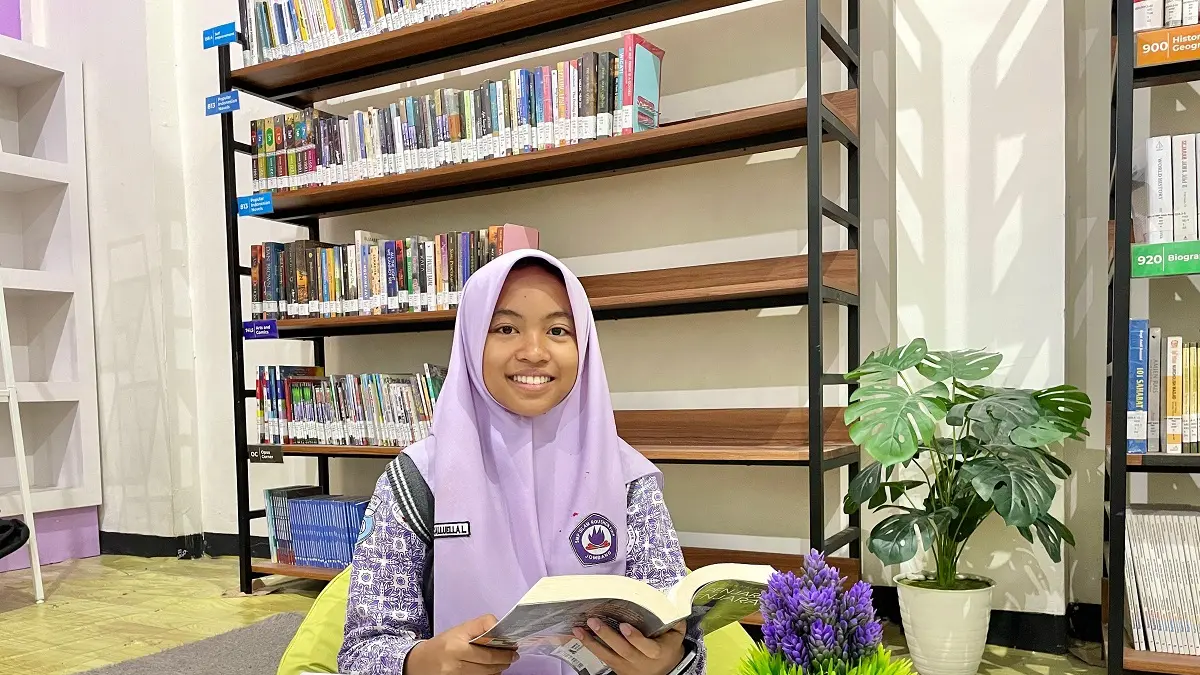 Ayesha Calluella Luthfi, Kelas 8 Kreatif&nbsp; SMP Islam Roushon Fikr