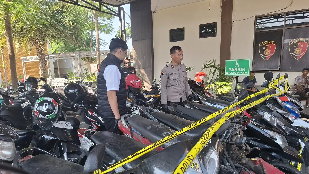 Satreskrim Polres Jombang berhasil meringkus komplotan pencuri sepeda motor yang kerap beraksi di lokasi hiburan rakyat. 