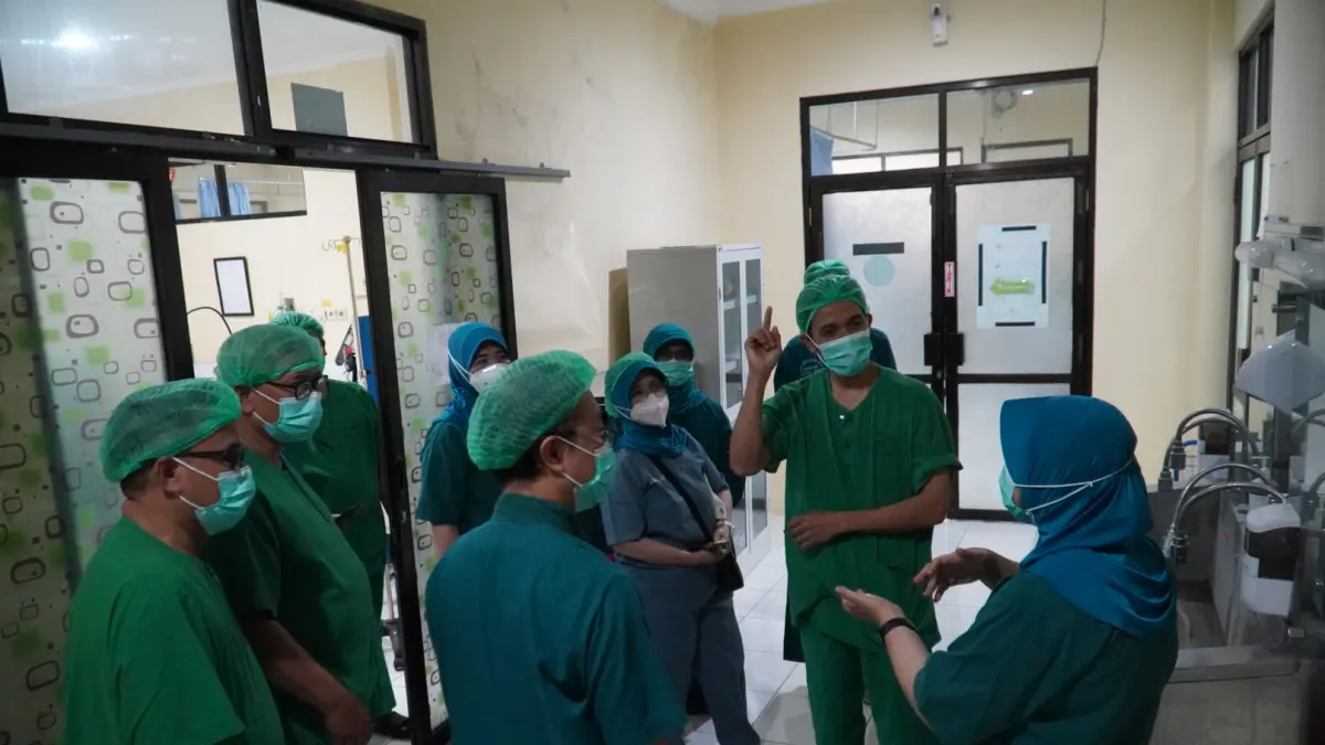 BERMUTU: Lembaga Akreditasi Damar Husada Paripurna (LARS DHP) saat melakukan akreditasi di RSUD Jombang, (26-30/6).