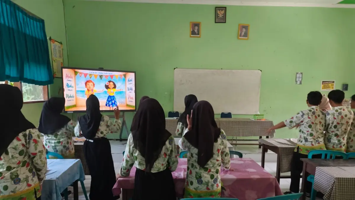 KREATIF: Pemanfaatan digital dalam pembelajaran di SMPN 1 Megaluh.