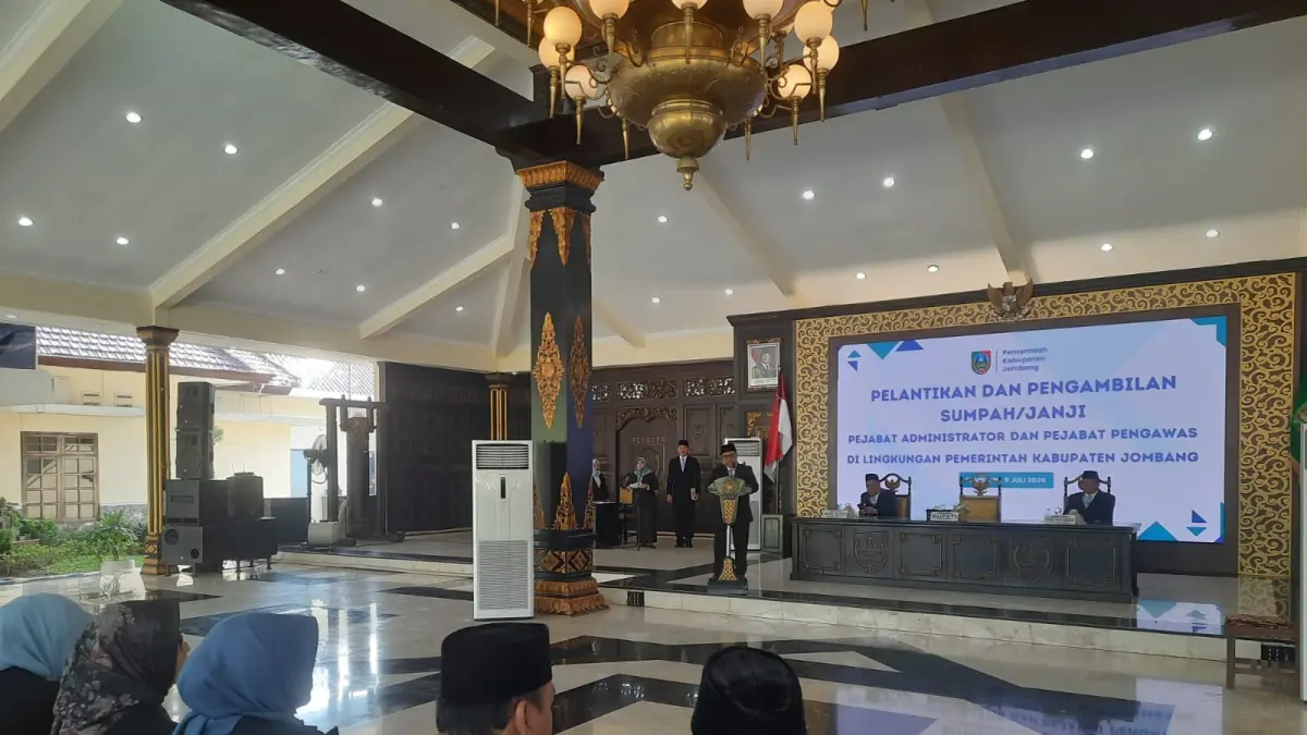 Prosesi pelantikan pejabat baru di Pendopo Kabupaten Kamis (9/7)