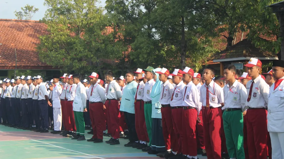 TERTIB: Kegiatan MPLS di SMPN 1 Sumobito 2025