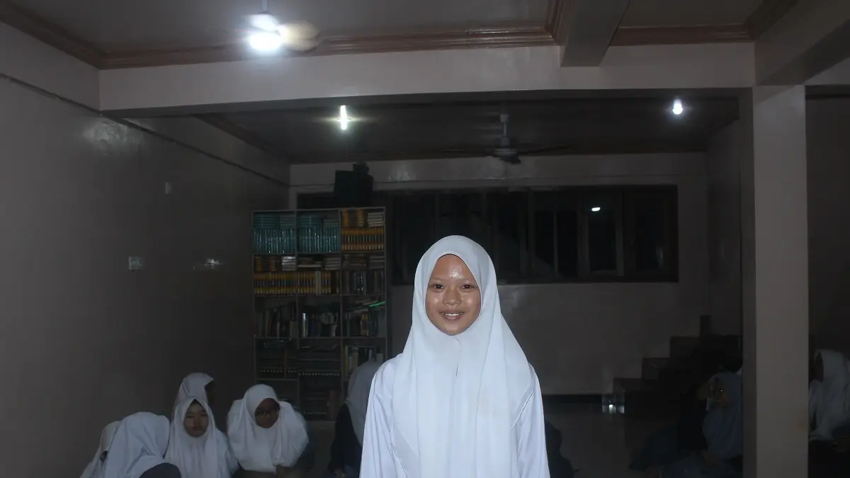 Ish Naila, santriwati PP Ar-Rohmah Bahrul Ulum Tambakberas asal Tuban